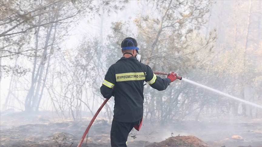 Yunanistan’da yangın nedeniyle 3 hastane tahliye edildi