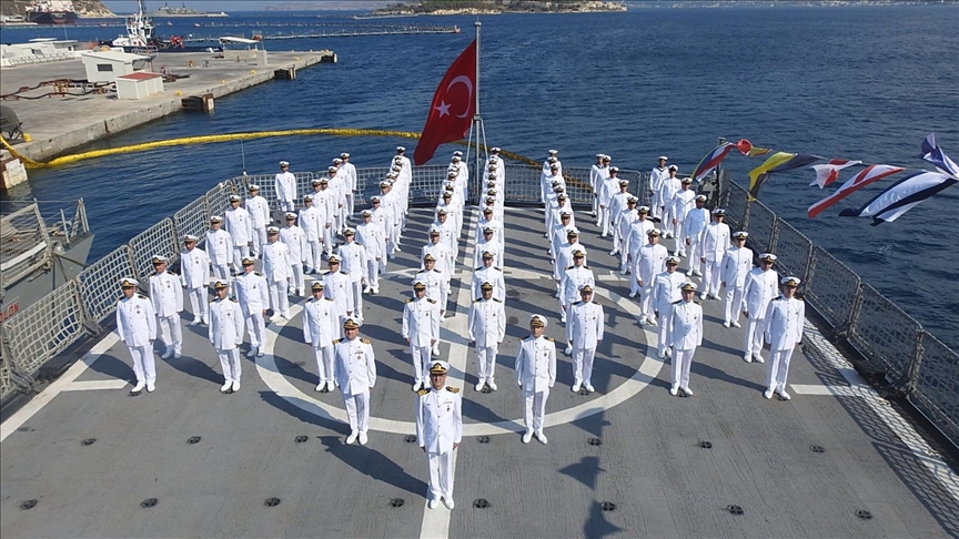 TCG Yıldırım firkateyni NATO görevi kapsamında Yunanistan’a liman ziyareti gerçekleştirdi