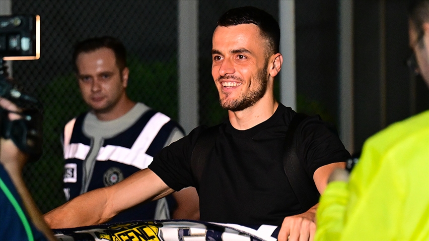 Tadic ve Mourinho’nun Fenerbahçe’de olması, Kostic’in tercihinde önemli rol oynadı