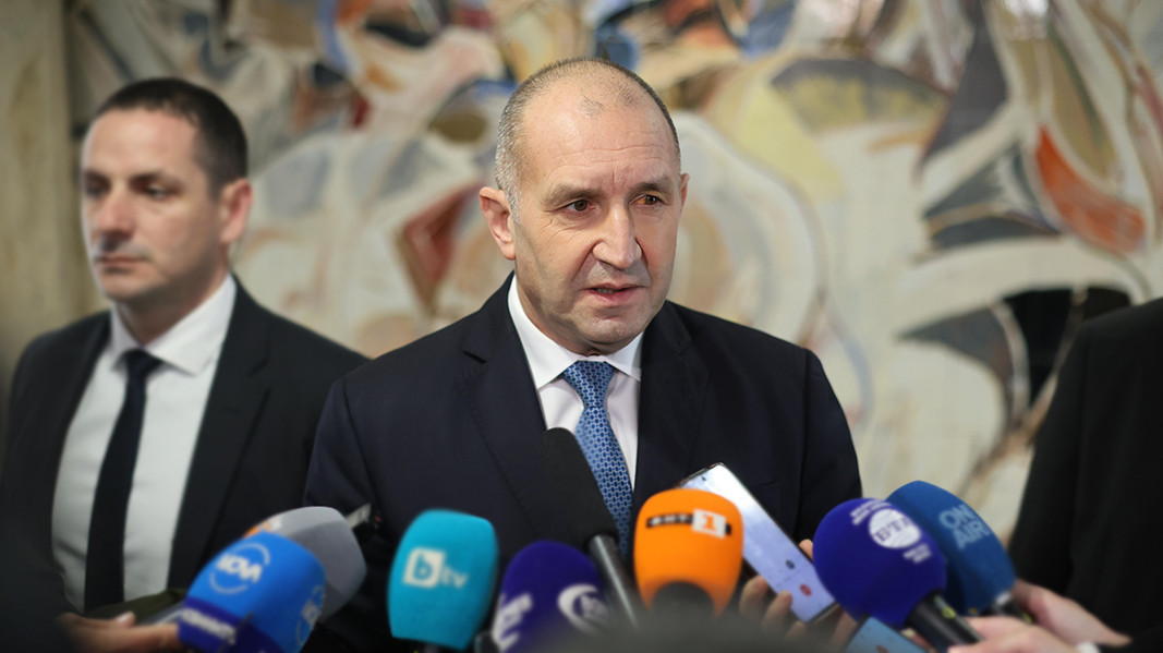 Bulgaristan Cumhurbaşkanı Radev, Bulgaristan’ın Ukrayna’ya askeri personel göndermesine karşı çıktı