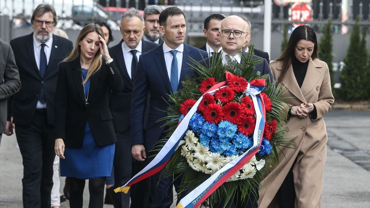 Eski Sırbistan Başbakanı Djindjic’in suikastla öldürülmesinin 22. yılında anma töreni düzenlendi