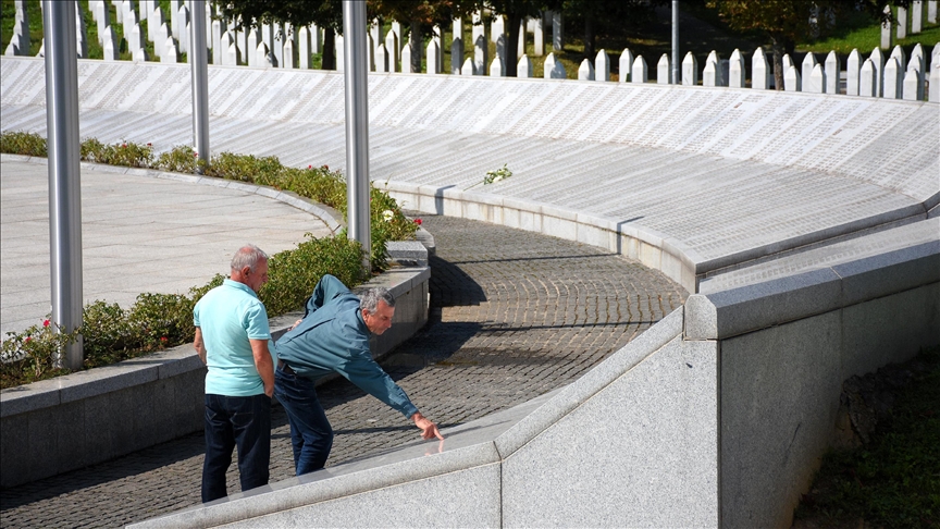 Bosna Hersek’te güvenlik endişesi nedeniyle Srebrenitsa Anıt Merkezi ziyarete kapatıldı