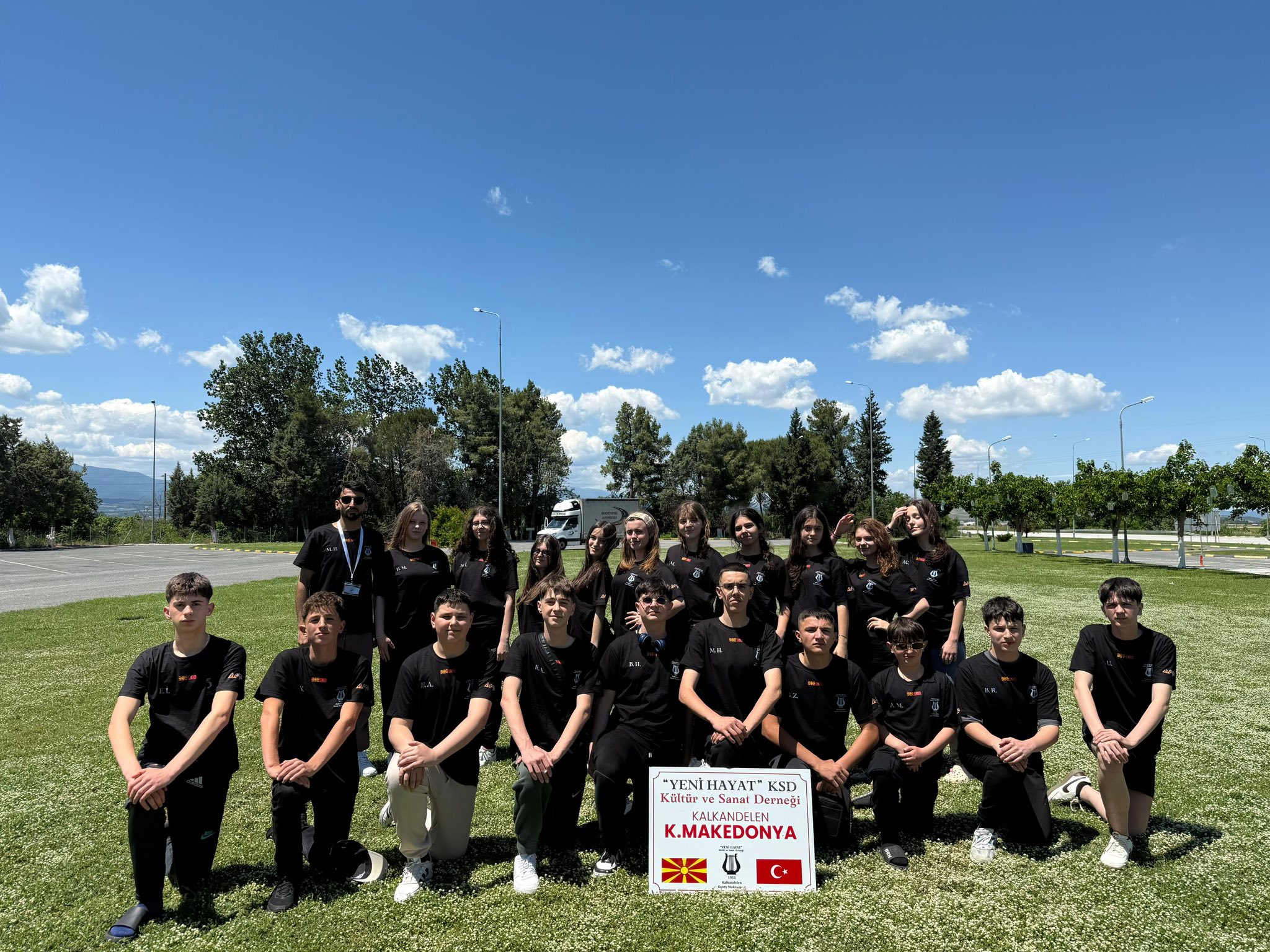 Yeni Hayat Halk Oyunları Ekibi Mersin’deki festivale katılacak