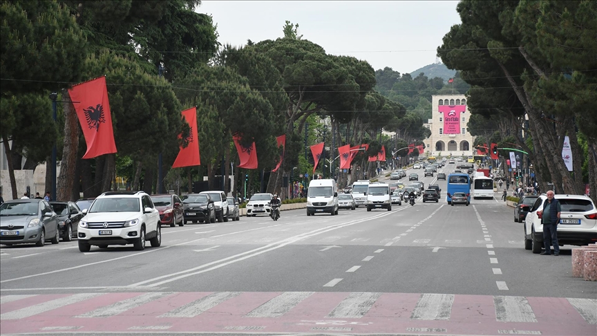 Arnavutluk’ta 3,5 milyondan fazla seçmen yarın sandık başına gidiyor