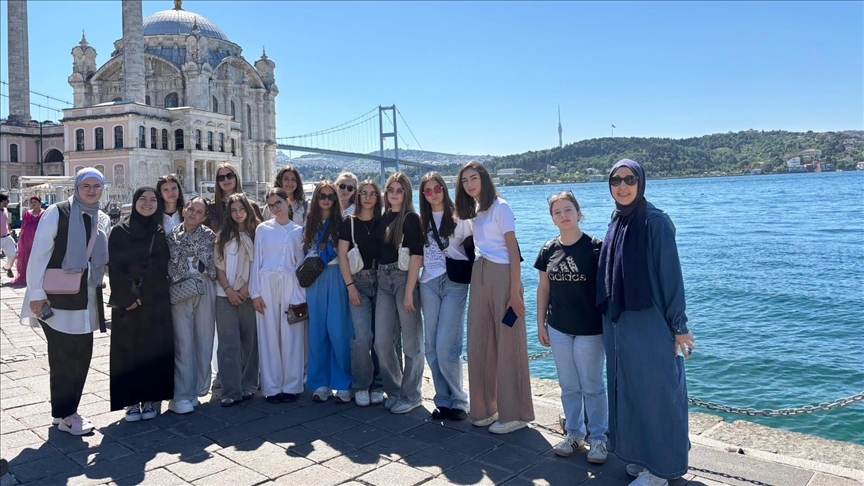 Hırvatistan’dan Türkiye’ye giden öğrenciler İstanbul’da Yaz Kur’an Okulu programına katıldı