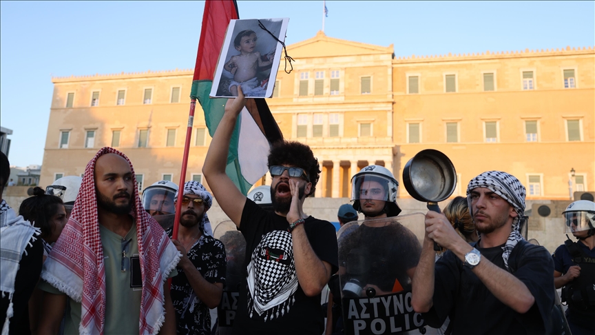 Yunanistan’daki Filistin’e destek eyleminde Gazze’de açlıktan ölenlere dikkat çekildi