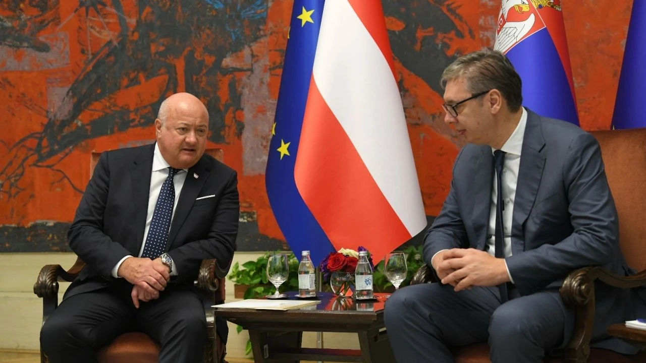 Avusturya Başbakanı Stocker, Sırbistan’ı Kosova ile diyalog kurmaya çağırdı