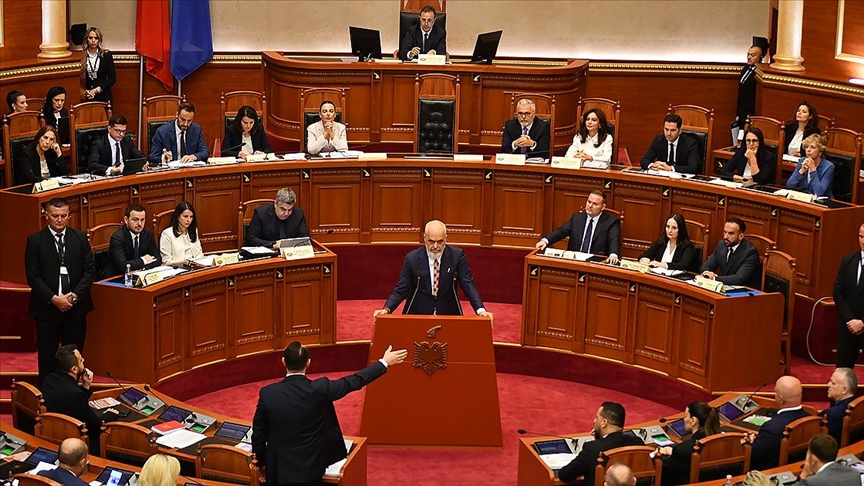 Arnavutluk’ta genel seçimden 130 gün sonra yeni hükümet kuruldu