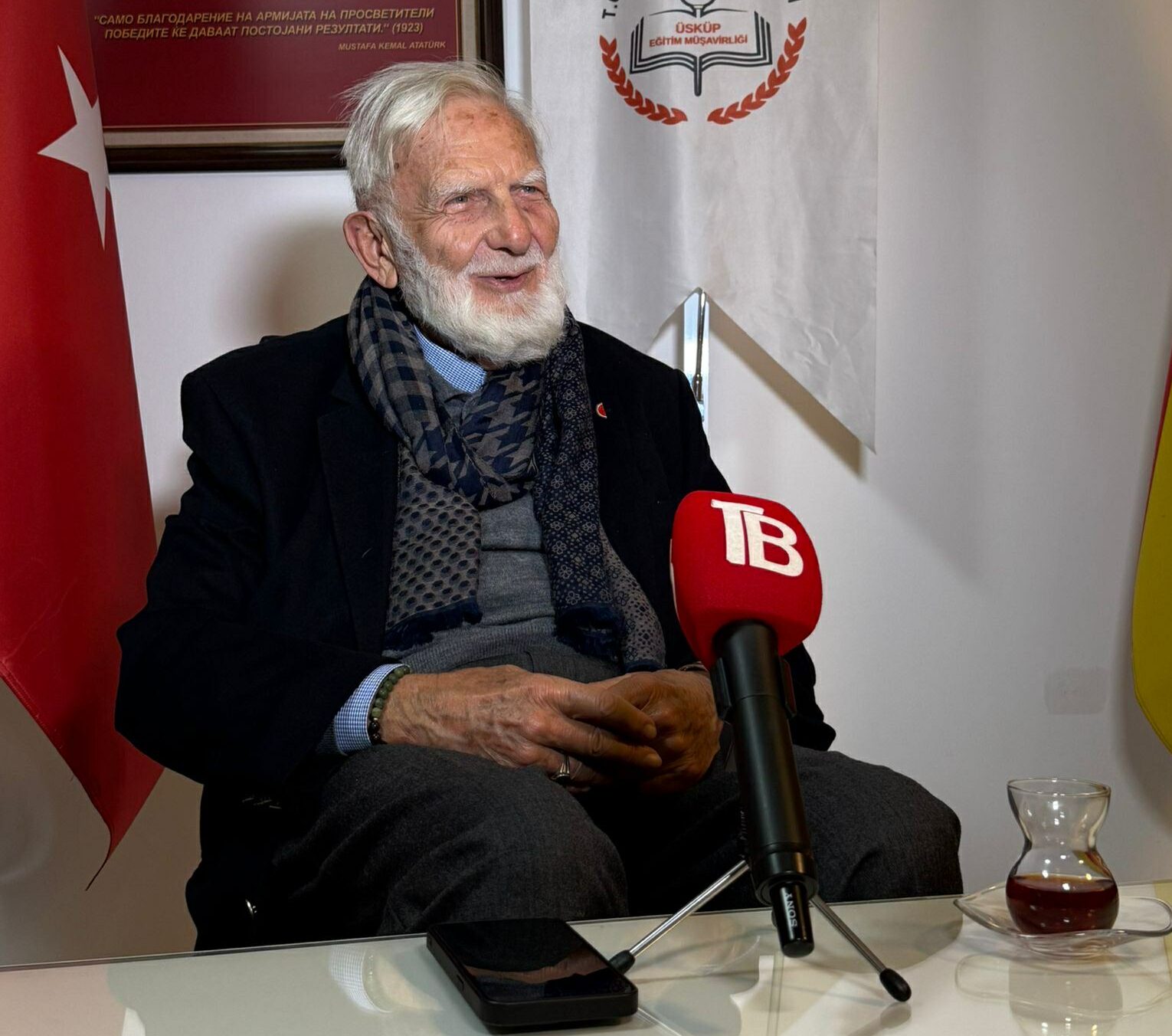 “Akıl çok büyük bir lütuf, ama aynı zamanda korumasız; aklı, iman korur”