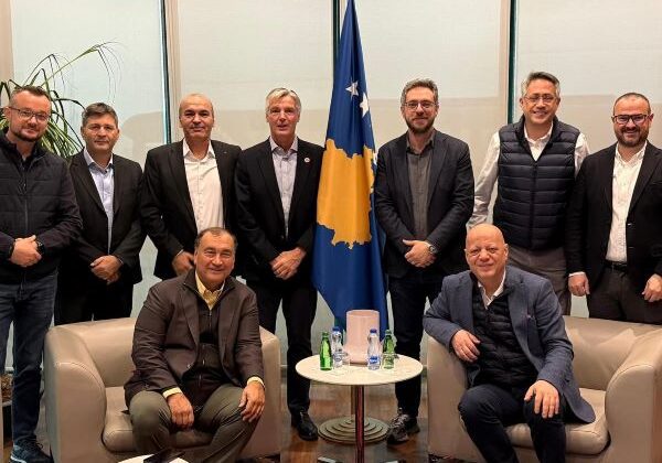 Ünlü iş insanı Murat Ülker Kosova’da