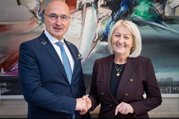 Hırvatistan Dışişleri Bakanı Radman, Bosna Hersek Bakanlar Konseyi Başkanı Kristo ile görüştü