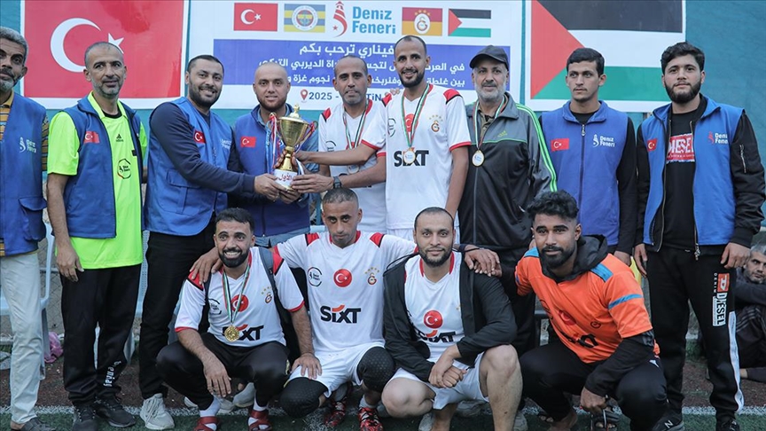 Gazze’de soykırım sonrası sporu canlandırmak için sembolik “Galatasaray-Fenerbahçe” maçı yapıldı