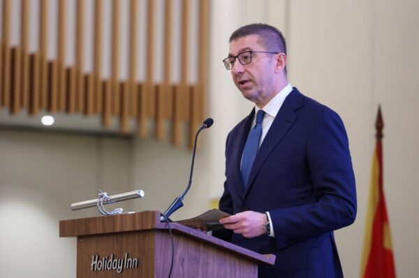 Başbakan Mickoski, biri Türk biri Alman 2 yeni yatırımın ülkeye geleceğini açıkladı