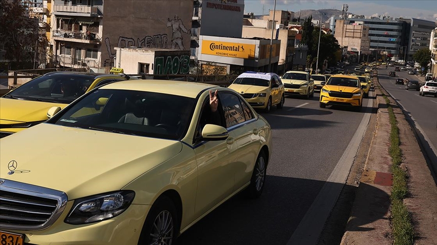 Yunanistan’da taksiciler 48 saatlik grev ve eylem yaptı