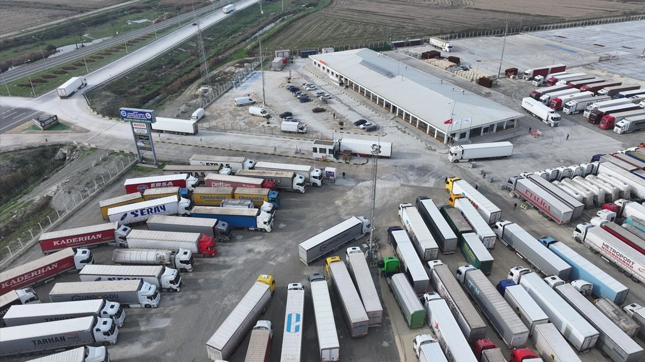 Yunanistan’daki eylemler Tır sürücülerini etkiledi