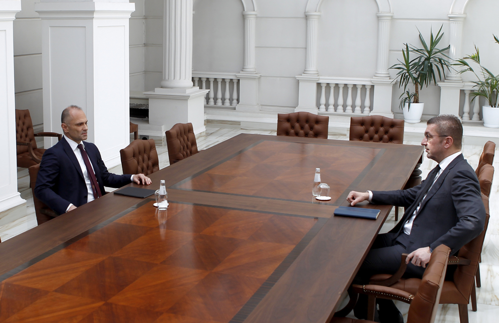 Filipçe, Mickoski ile liderler masasına oturmayı reddetti