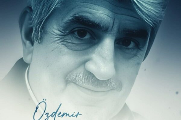 Özdemir Bayraktar belgeseli Arnavutça altyazıyla TV Shenja ve TV ERA’da izleyiciyle buluşuyor