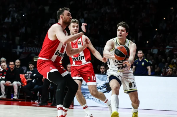 Fenerbahçe Beko Yunanistan’da mağlup