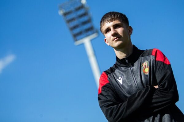 Donnarumma’nın penaltı notlarını alan Bosna Hersekli top toplayıcı gündem oldu