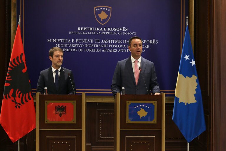 Kosova, Arnavutluk’tan NATO üyeliği için destek istedi