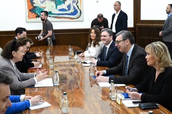 Sırbistan Cumhurbaşkanı Aleksandar Vučić, Yunanistan Kültür Bakanı Lina Mendoni ile görüştü