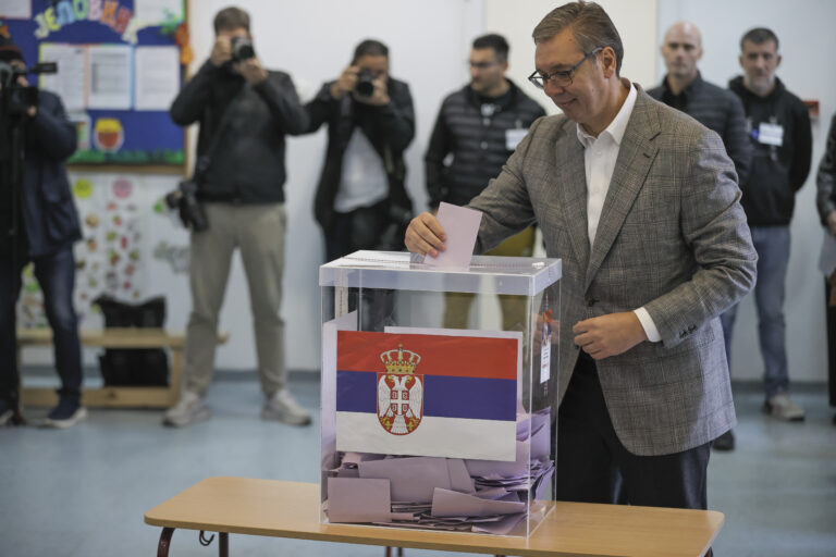 Vuçiç'ten seçim sonuçlarına saygı vurgusu