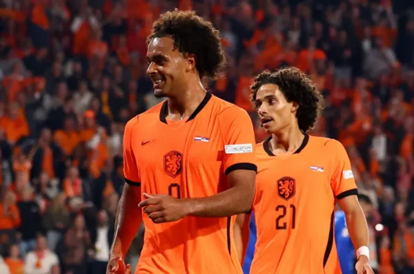 Hollanda kendi sahasında Sırbistan’a geçit vermedi