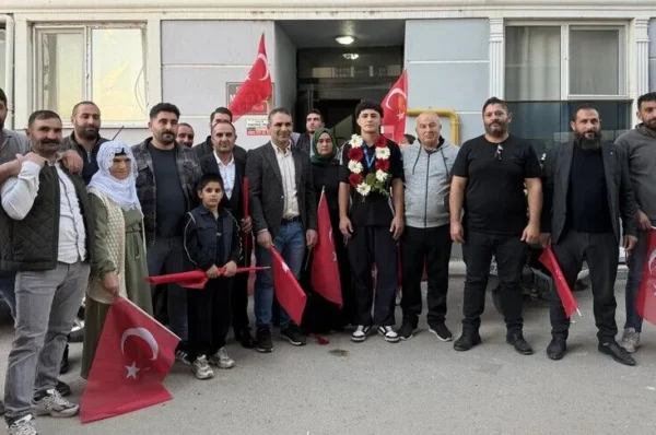 Balkan şampiyonu güreşçi Ahmet Çiftçi, zaferini Filistinli kardeşlerine armağan etti