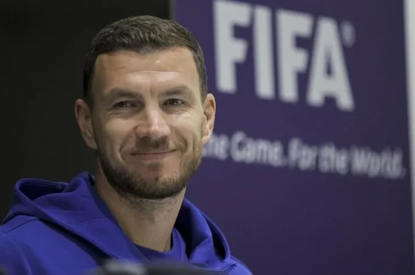 Bosna Hersekli futbolcu Edin Dzeko milli takıma veda ediyor